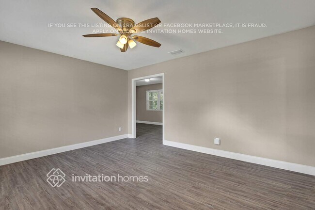 Foto del edificio - 611 Grove Park Blvd