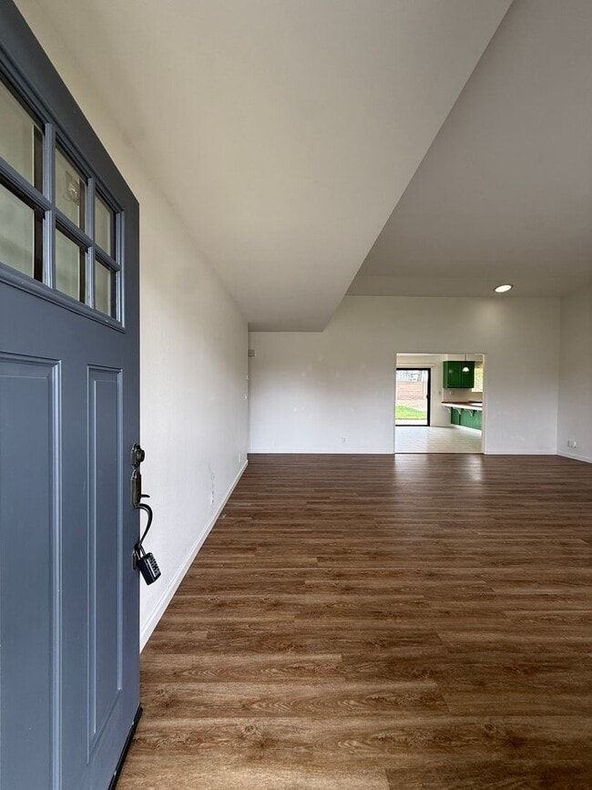 Foto del edificio - Pioneer Village- Large Single Story Home Near Marian Hospital/101 Frwy