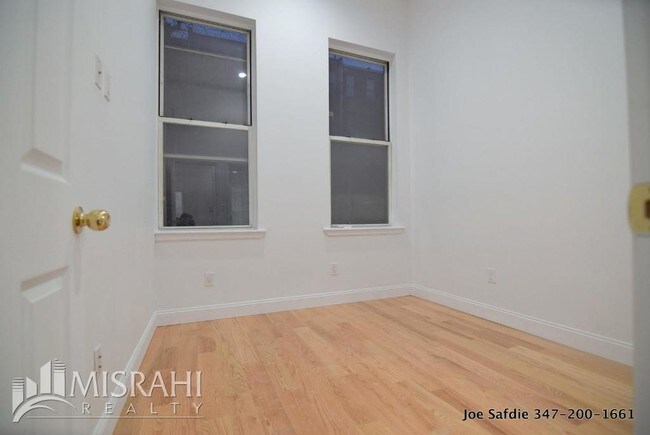 Building Photo - 163 W 71st St