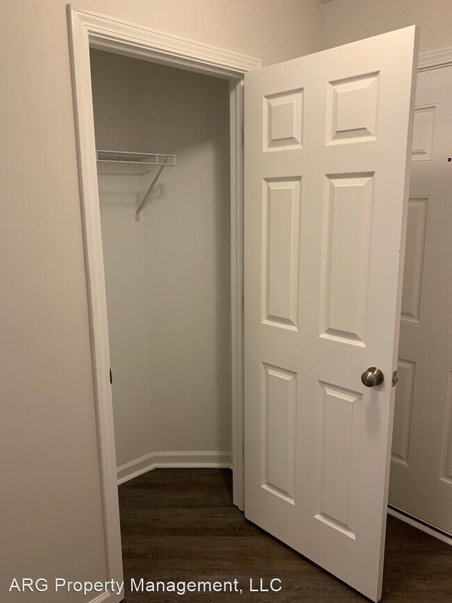Building Photo - 4 br, 2 bath House - 107 Charleston Trail