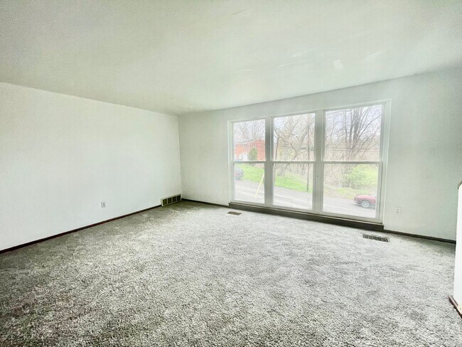 Building Photo - 445-447-447 Idlewood Rd