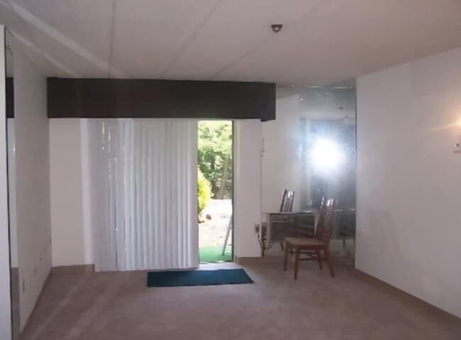 Building Photo - 179 Presidents Ln