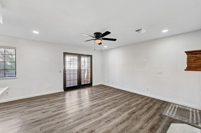 Foto del edificio - Clean and Ready to Move-in