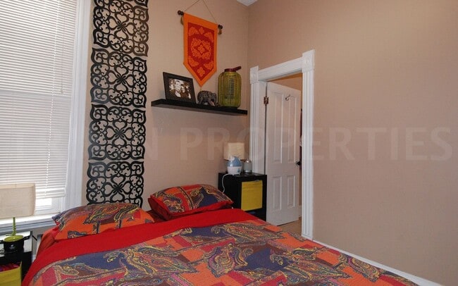 Foto del edificio - 2533 Lyndale Ave S