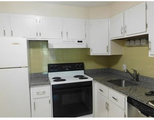 Foto del edificio - 176 Maple Ave
