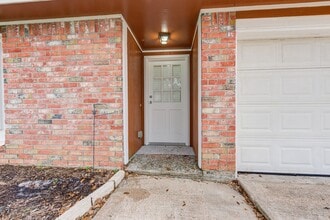 Building Photo - 2213 Baylor Dr