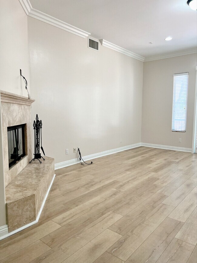 Family Area Fireplace - 1729 Aviation Blvd