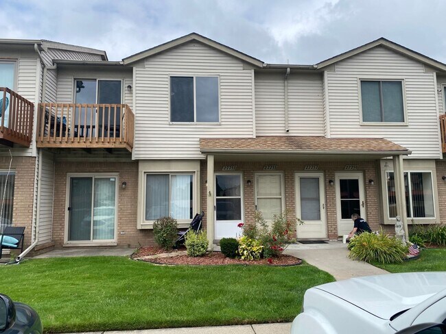 Building Photo - 27753 Carini Villa St