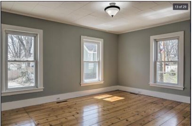 Building Photo - 153 Spruce St