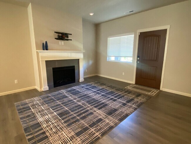 Foto del edificio - 2 Bedroom Townhome in Portland