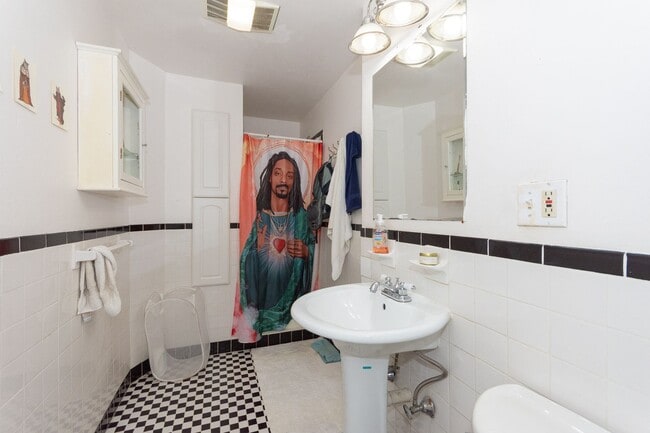 Photo - Newly renovated two bedroom, MUST SEE, Great Packard's Corner location Apartment