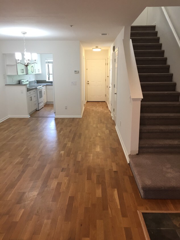 main floor open concept - 2592 Oak Rd