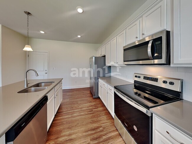 Building Photo - 184 Larragan Dr