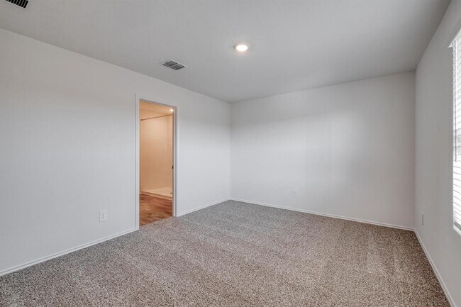 Foto del edificio - 346 Bull Lake Cir