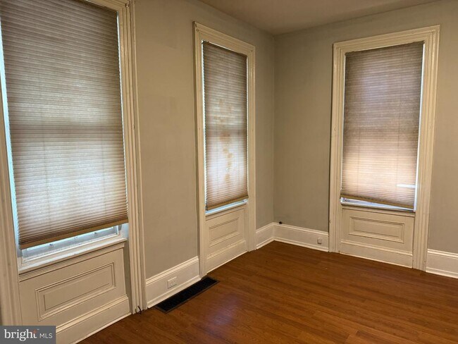 Foto del edificio - 310 N Charlotte St
