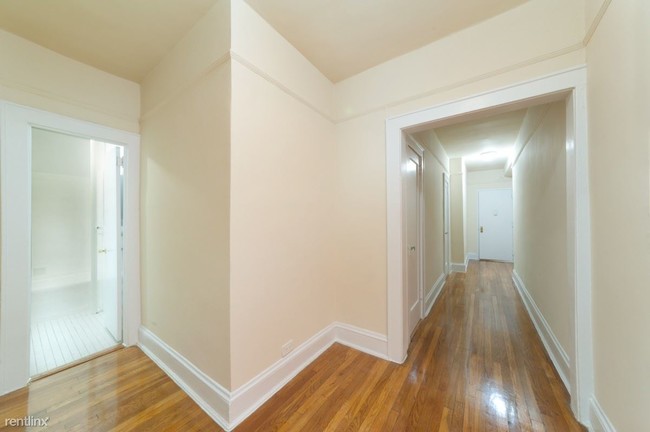 Foto del edificio - 9520 222nd St