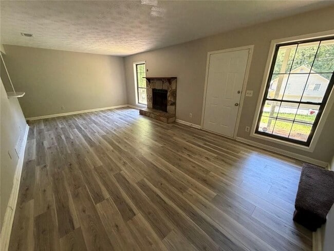 Foto del edificio - 1386 Williamsburg Ln