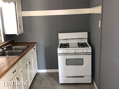 Building Photo - 2 br, 1 bath House - 500 E Stanolind Rd