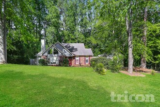 Building Photo - 215 Fairfield Cir