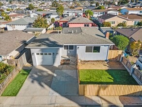 Building Photo - 1674 Kenneth St