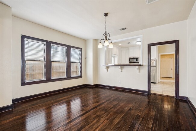 Foto del edificio - 345 W 22nd St
