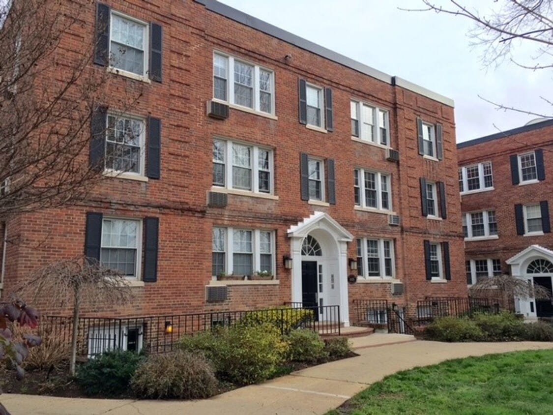 MacArthur Park One Bedroom W/Off Street Pa... - MacArthur Park One Bedroom W/Off Street Pa...