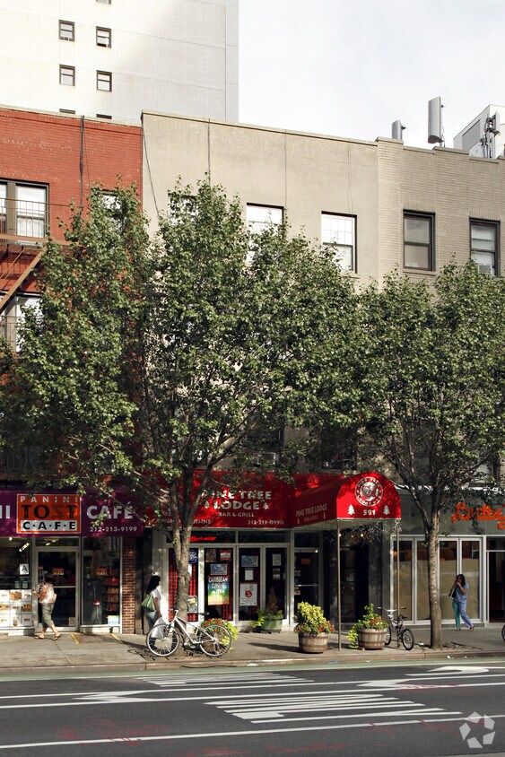 Foto principal - 591 First Ave