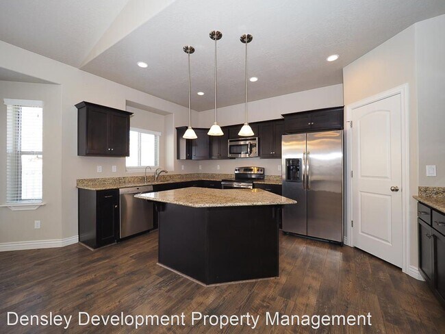 Building Photo - 3 br, 2 bath House - 3791 N Wyatt Earp Ave
