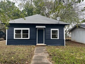 Building Photo - 209 11th Ave NW