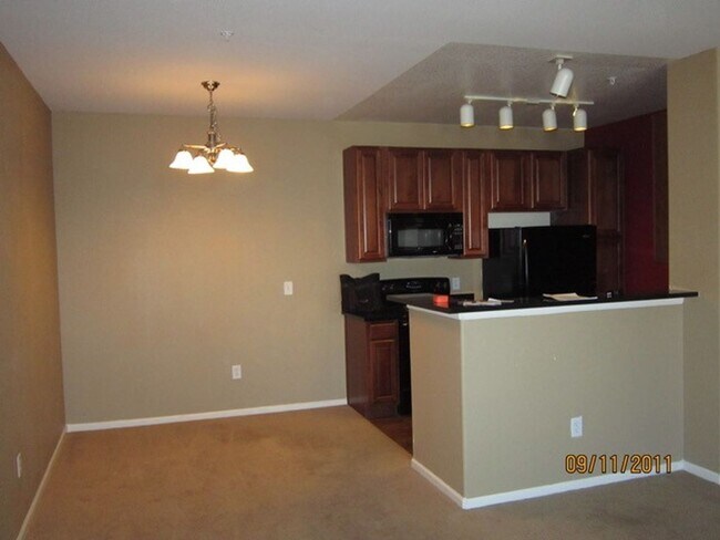 Foto del edificio - Highly Desirable 2 bedroom, 2 bath Condo i...