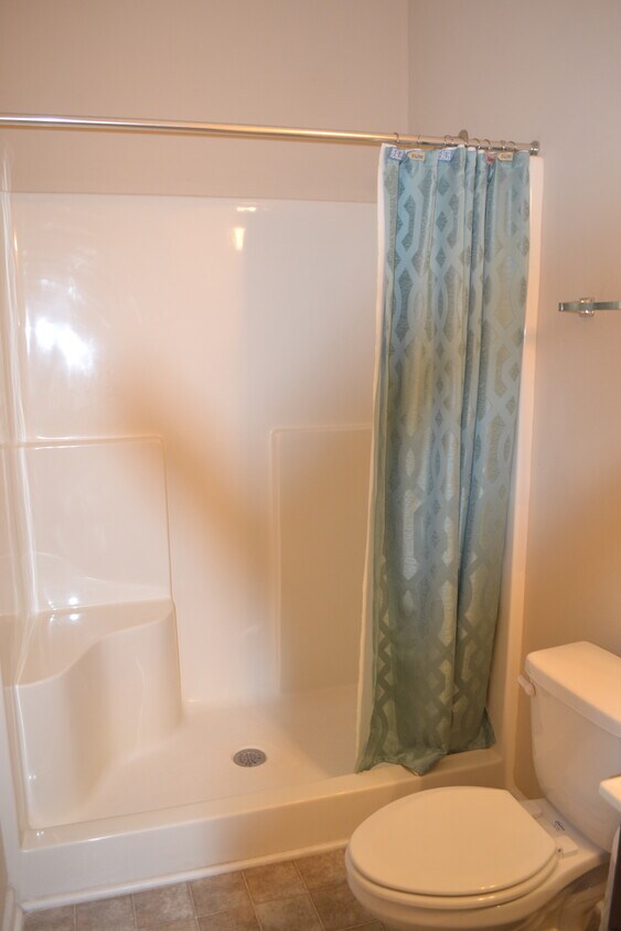 Primary Photo - 4964 Almandine Ave
