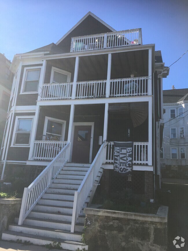 Building Photo - 19 Burr St