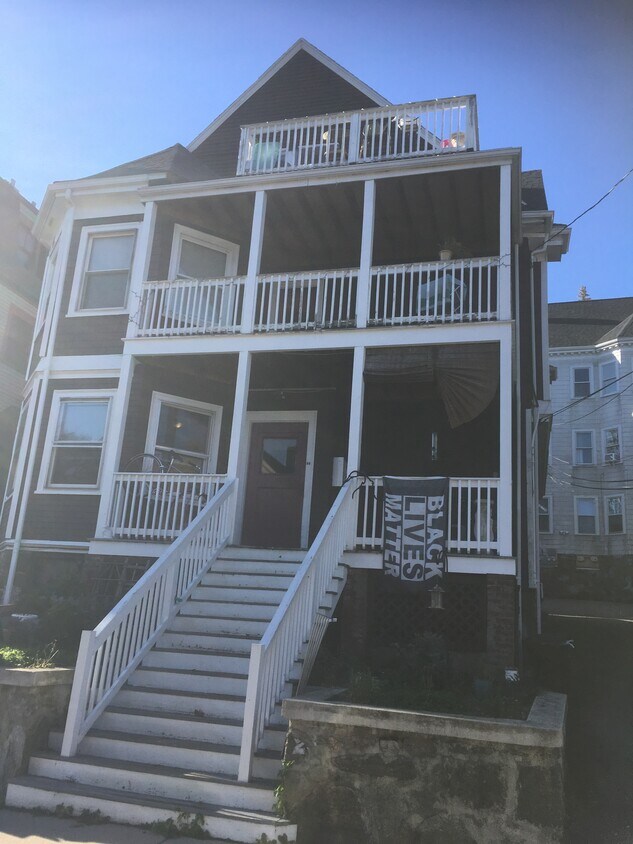 Foto principal - 19 Burr St