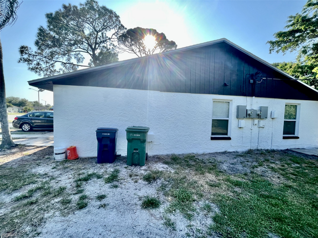 Foto del edificio - 3 br, 2 bath Duplex - 1013 57th Avenue Ter...