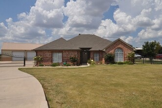 Building Photo - 262 Saddlebrook Ct