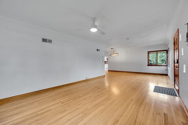 Foto del edificio - 3 bedroon 1.5 bath home with amazing yard ...