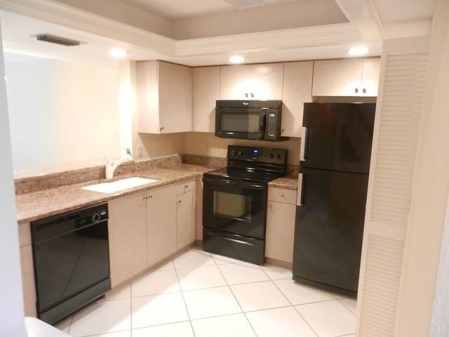 Building Photo - 2 br, 2 bath House - 790 Meadowland Drive #D