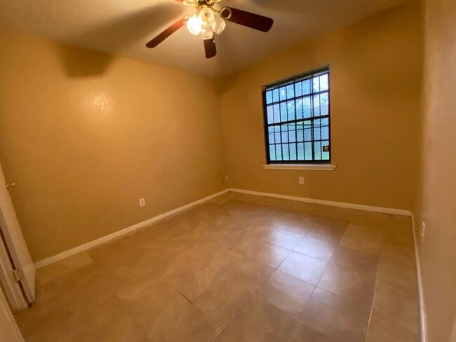 Foto del edificio - 4 Bed Home for Rent