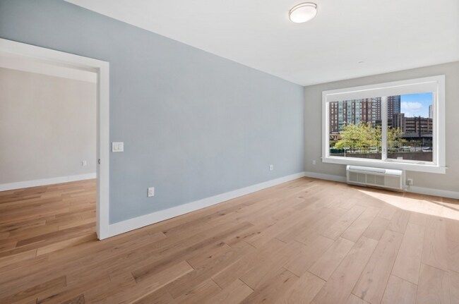 Building Photo - 57 Grand St