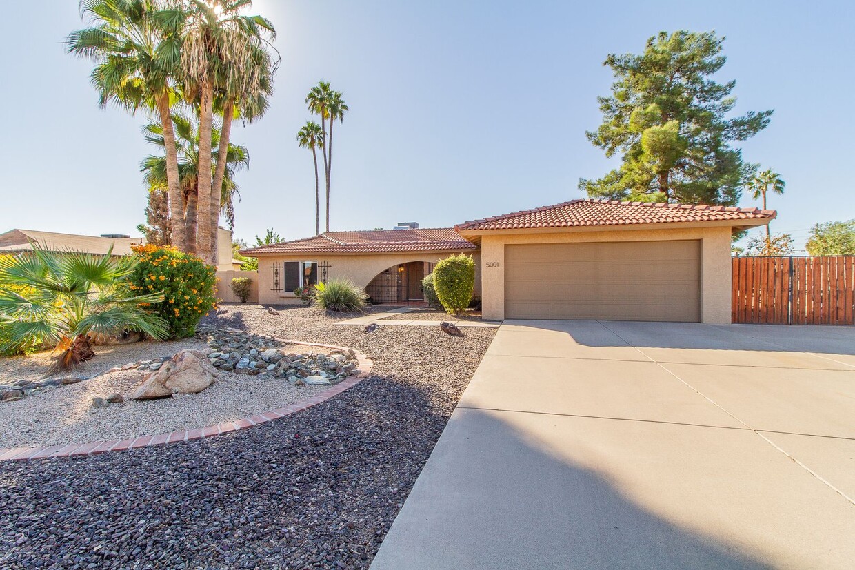 Primary Photo - Spacious 3 bed/2 bath in cul-de-sac, great...