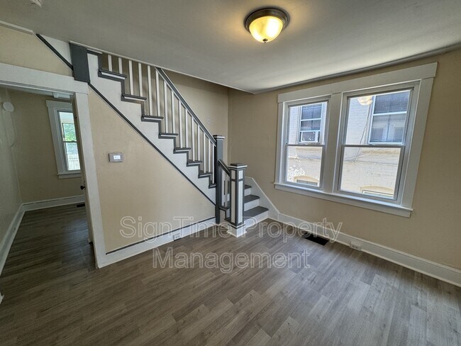 Foto del edificio - 235 East Ave