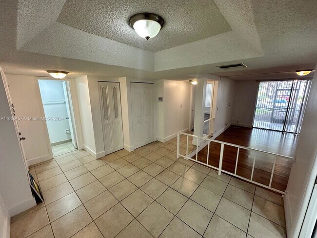 Foto del edificio - 3730 Inverrary Dr
