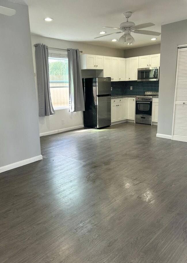 Foto del edificio - 411 Nathan Hale Rd