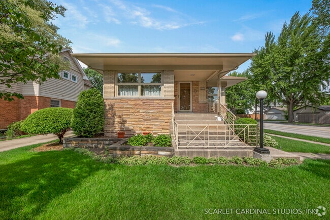 Front of House - 500 S Madison Ave