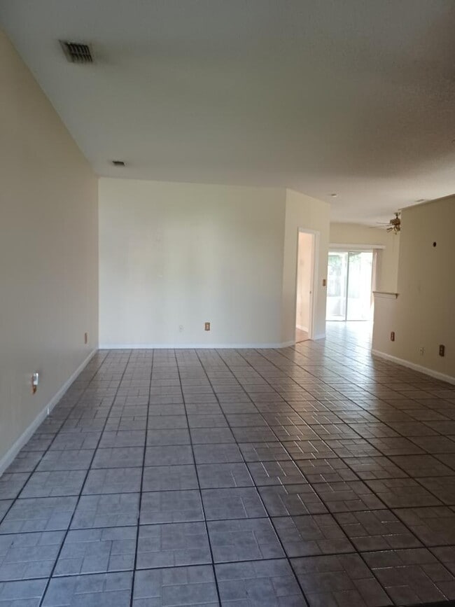 Foto del edificio - 464 Short Pine Cir