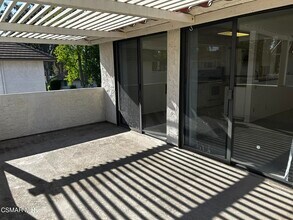 Building Photo - 2884 Instone Ct
