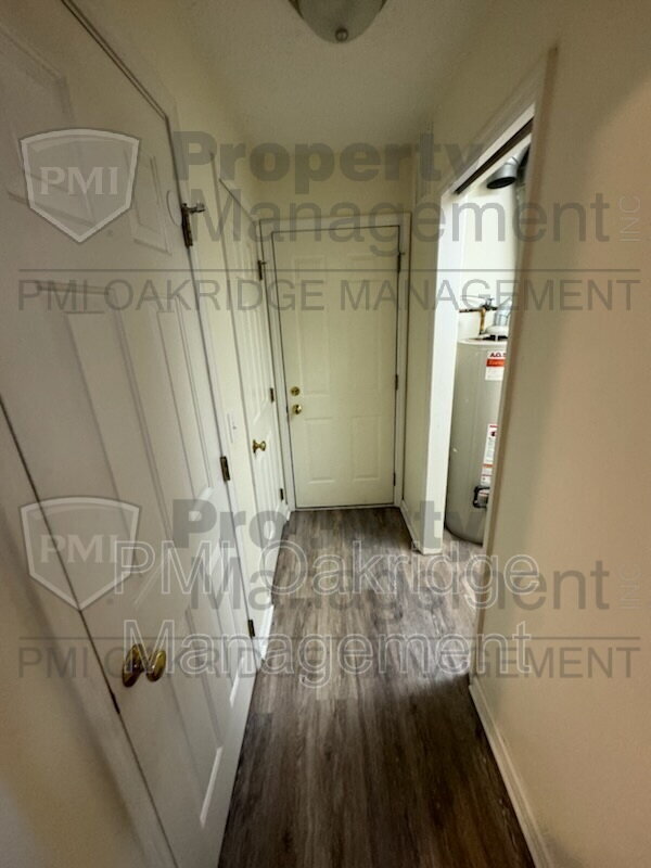 Foto del edificio - 130 Heather Rd