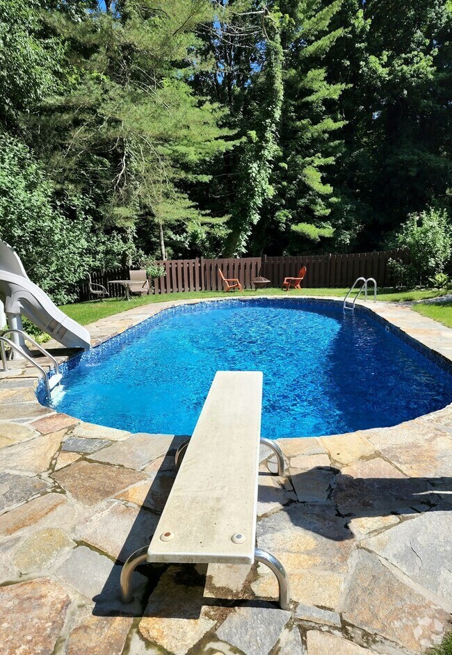 Apartments For Rent in New Canaan CT with Yard 1 Rentals