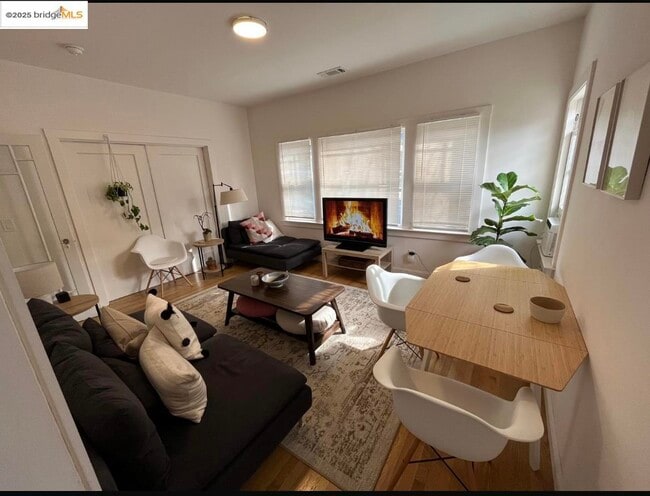 Foto del edificio - 2942 Hillegass Ave