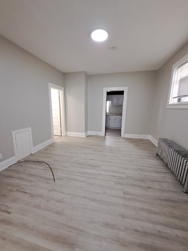 Building Photo - 418 N 3rd St